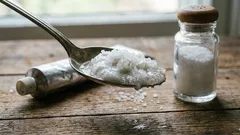 Pasta do zębów z solą – prawdziwy skarb dla gospodyń domowych: nieoczekiwane sposoby wykorzystania tej prostej mieszanki